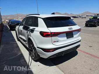 2025 Audi SQ6 e-tron Premium Plus – miniatura 6