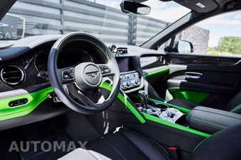 2025 Bentley Bentayga S Black Edition V8 - miniatura 2