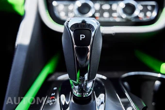 2025 Bentley Bentayga S Black Edition V8 - miniatura 76