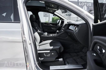 2025 Bentley Bentayga S V8 - miniatura 24