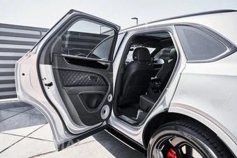 2025 Bentley Bentayga S V8 - miniatura 28