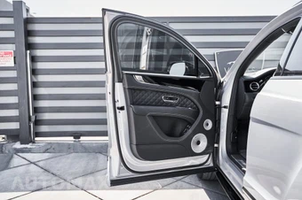 2025 Bentley Bentayga S V8 - miniatura 29