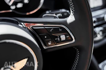 2025 Bentley Bentayga S V8 - miniatura 61