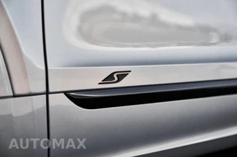 2025 Bentley Bentayga S V8 - miniatura 9