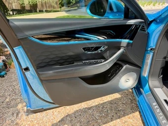 2025 Bentley Flying Spur Speed V8 Hybrid - miniatura 30