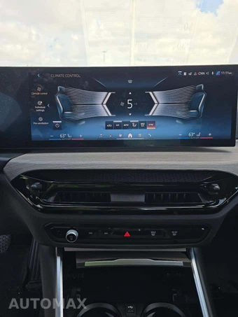 2025 BMW 2 Series Coupe 230i - miniatura 10