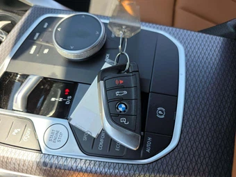 2025 BMW 2 Series Coupe M240i xDrive - miniatura 8