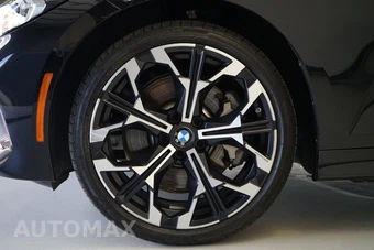 2025 BMW 3 Series Sedan 330i - miniatura 25