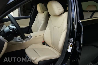 2025 BMW 3 Series Sedan 330i - miniatura 3