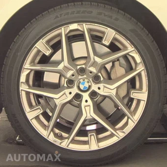 2025 BMW 3 Series Sedan 330i - miniatura 26