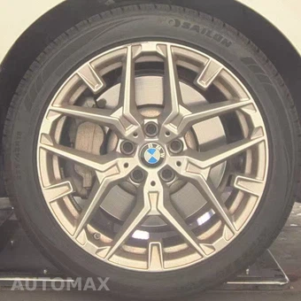 2025 BMW 3 Series Sedan 330i - miniatura 32