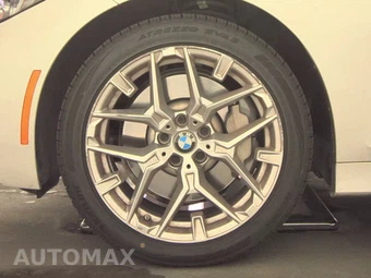 2025 BMW 3 Series Sedan 330i - miniatura 9