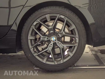 2025 BMW 3 Series Sedan 330i - miniatura 12