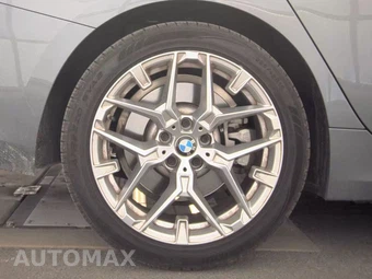 2025 BMW 3 Series Sedan 330i - miniatura 11