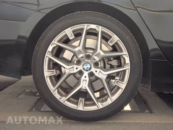 2025 BMW 3 Series Sedan 330i - miniatura 11