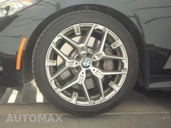 2025 BMW 3 Series Sedan 330i - miniatura 9