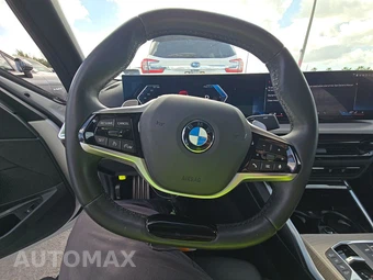 2025 BMW 3 Series Sedan 330i - miniatura 16