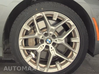 2025 BMW 3 Series Sedan 330i - miniatura 10