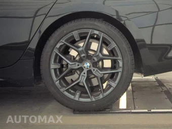 2025 BMW 3 Series Sedan 330i - miniatura 12