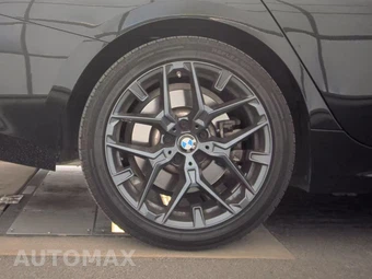 2025 BMW 3 Series Sedan 330i - miniatura 11