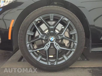 2025 BMW 3 Series Sedan 330i - miniatura 9