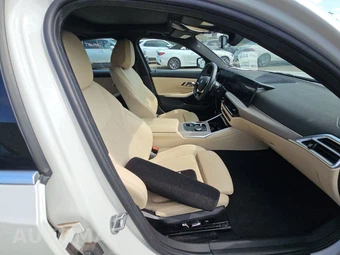 2025 BMW 3 Series Sedan 330i - miniatura 8