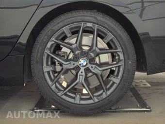 2025 BMW 3 Series Sedan 330i - miniatura 12