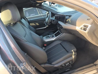 2025 BMW 3 Series Sedan 330i - miniatura 14