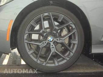 2025 BMW 3 Series Sedan 330i - miniatura 9