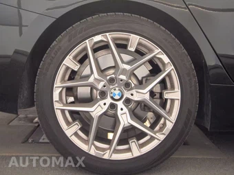 2025 BMW 3 Series Sedan 330i - miniatura 11