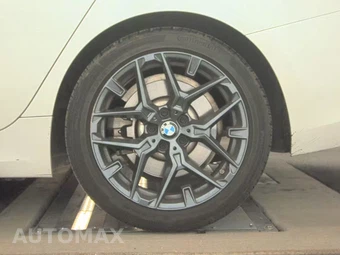 2025 BMW 3 Series Sedan 330i - miniatura 12