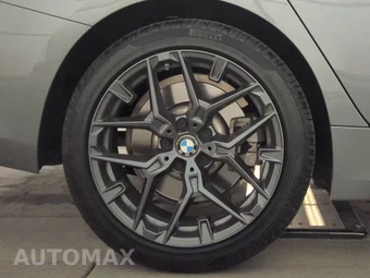 2025 BMW 3 Series Sedan 330i - miniatura 11