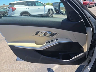 2025 BMW 3 Series Sedan 330i – miniatura 9