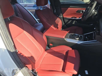 2025 BMW 3 Series Sedan 330i - miniatura 8