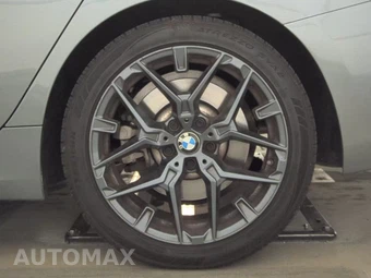 2025 BMW 3 Series Sedan 330i - miniatura 12