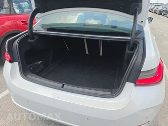 2025 BMW 3 Series Sedan 330i - miniatura 23
