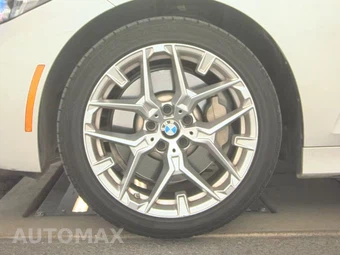 2025 BMW 3 Series Sedan 330i - miniatura 9