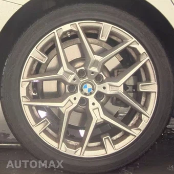 2025 BMW 3 Series Sedan 330i - miniatura 29