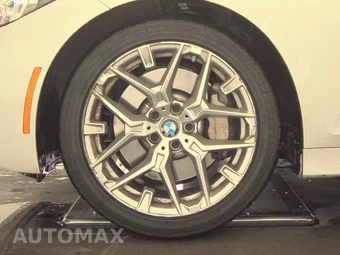 2025 BMW 3 Series Sedan 330i - miniatura 9