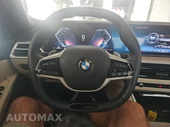 2025 BMW 3 Series Sedan 330i - miniatura 10