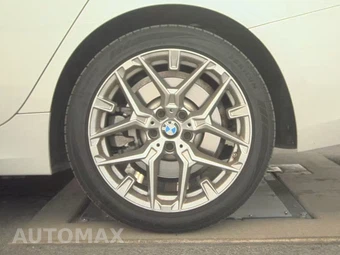 2025 BMW 3 Series Sedan 330i - miniatura 12