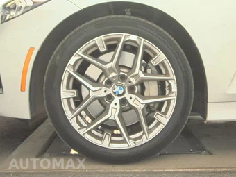 2025 BMW 3 Series Sedan 330i - miniatura 9