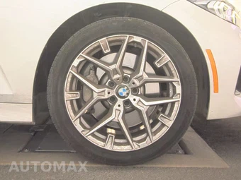 2025 BMW 3 Series Sedan 330i - miniatura 10