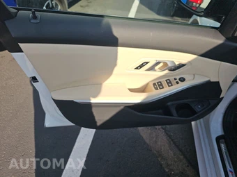 2025 BMW 3 Series Sedan 330i M SPORT LINE - miniatura 9
