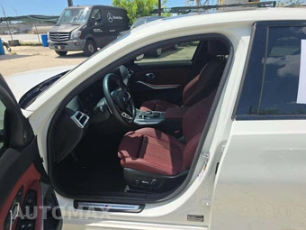 2025 BMW 3 Series Sedan 330i M SPORT LINE - miniatura 3