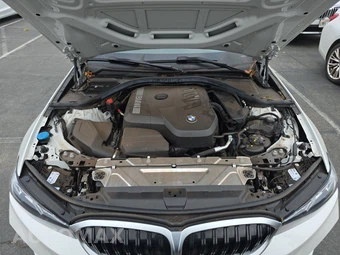2025 BMW 3 Series Sedan 330i xDrive - miniatura 16