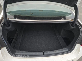 2025 BMW 3 Series Sedan 330i xDrive - miniatura 17