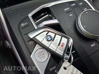 2025 BMW 3 Series Sedan 330i xDrive - miniatura 8