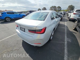 2025 BMW 3 Series Sedan 330i xDrive - miniatura 4