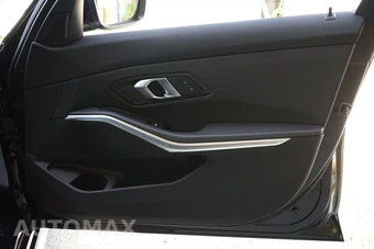 2025 BMW 3 Series Sedan 330i xDrive - miniatura 18